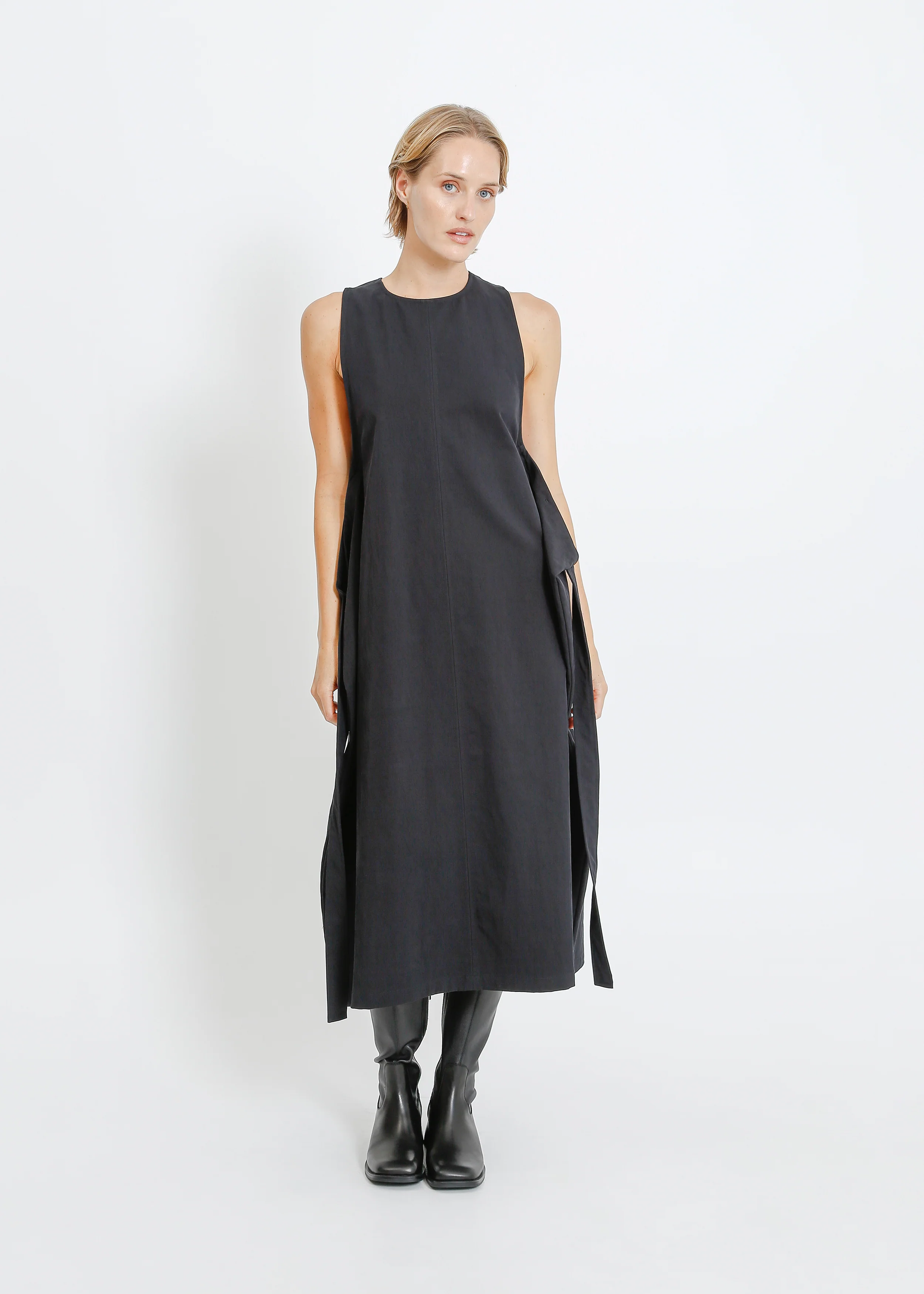 Archer Pinafore / Black - Image 5