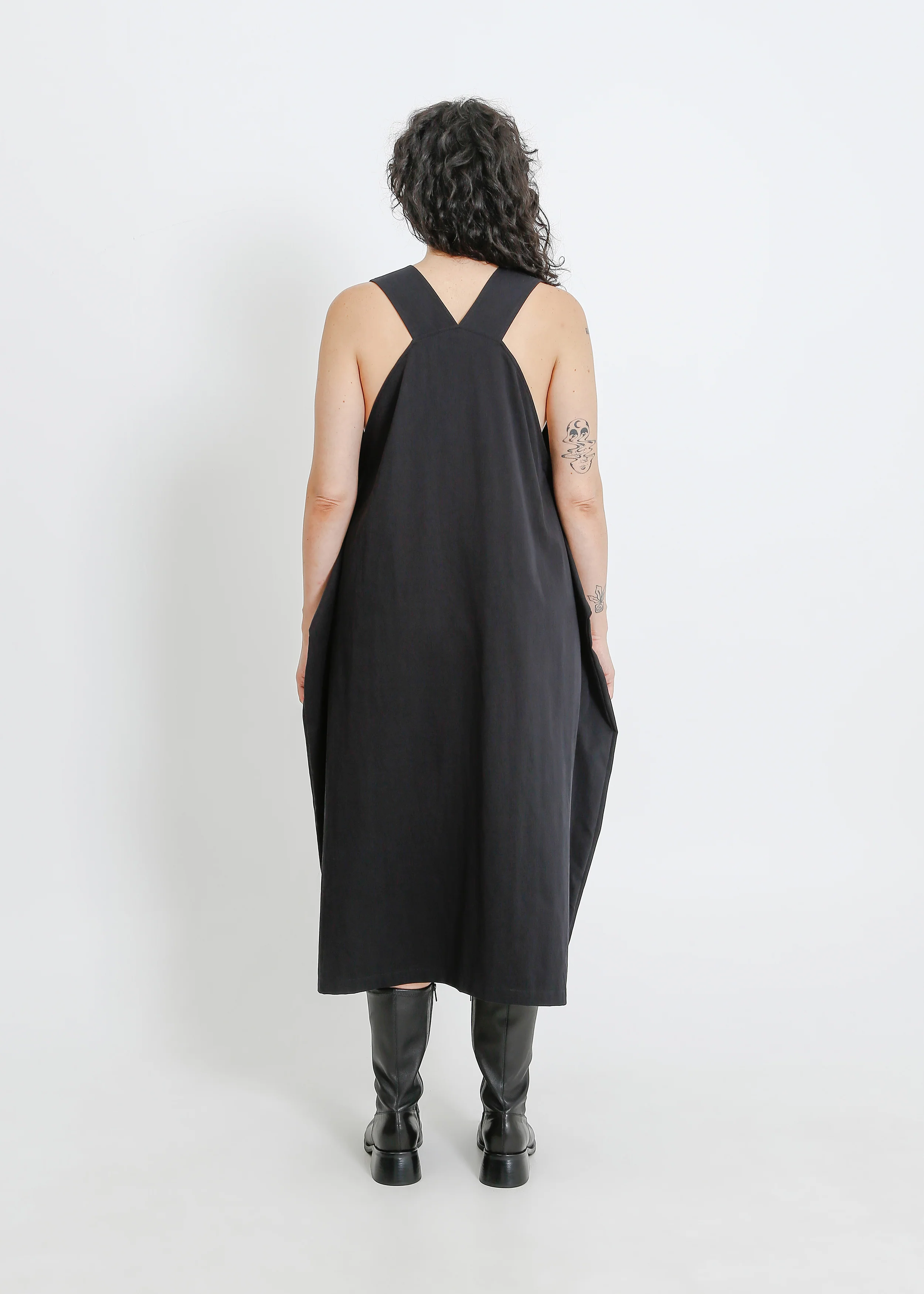 Archer Pinafore / Black - Image 8