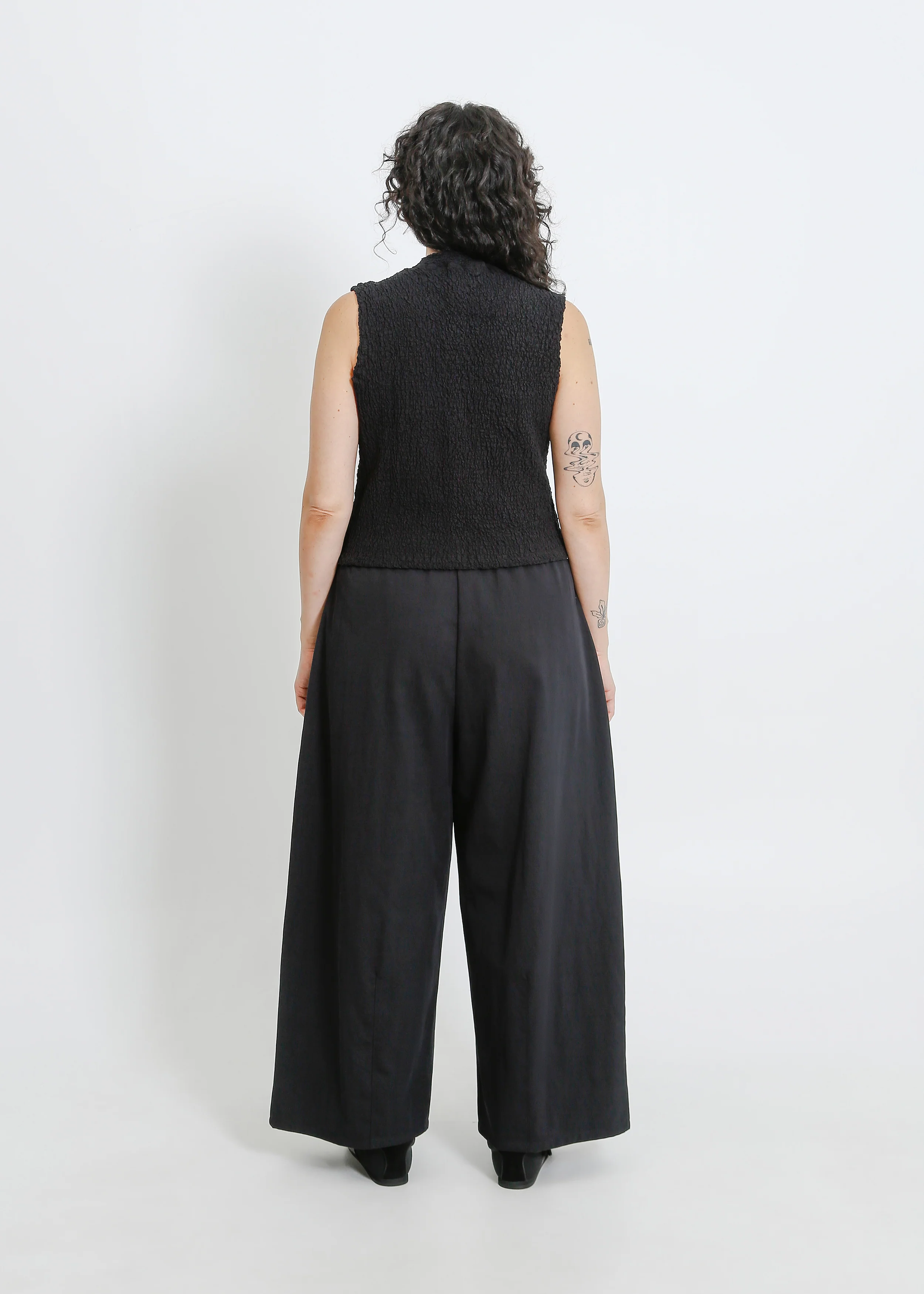 Artis Pleat Top / Black - Image 9