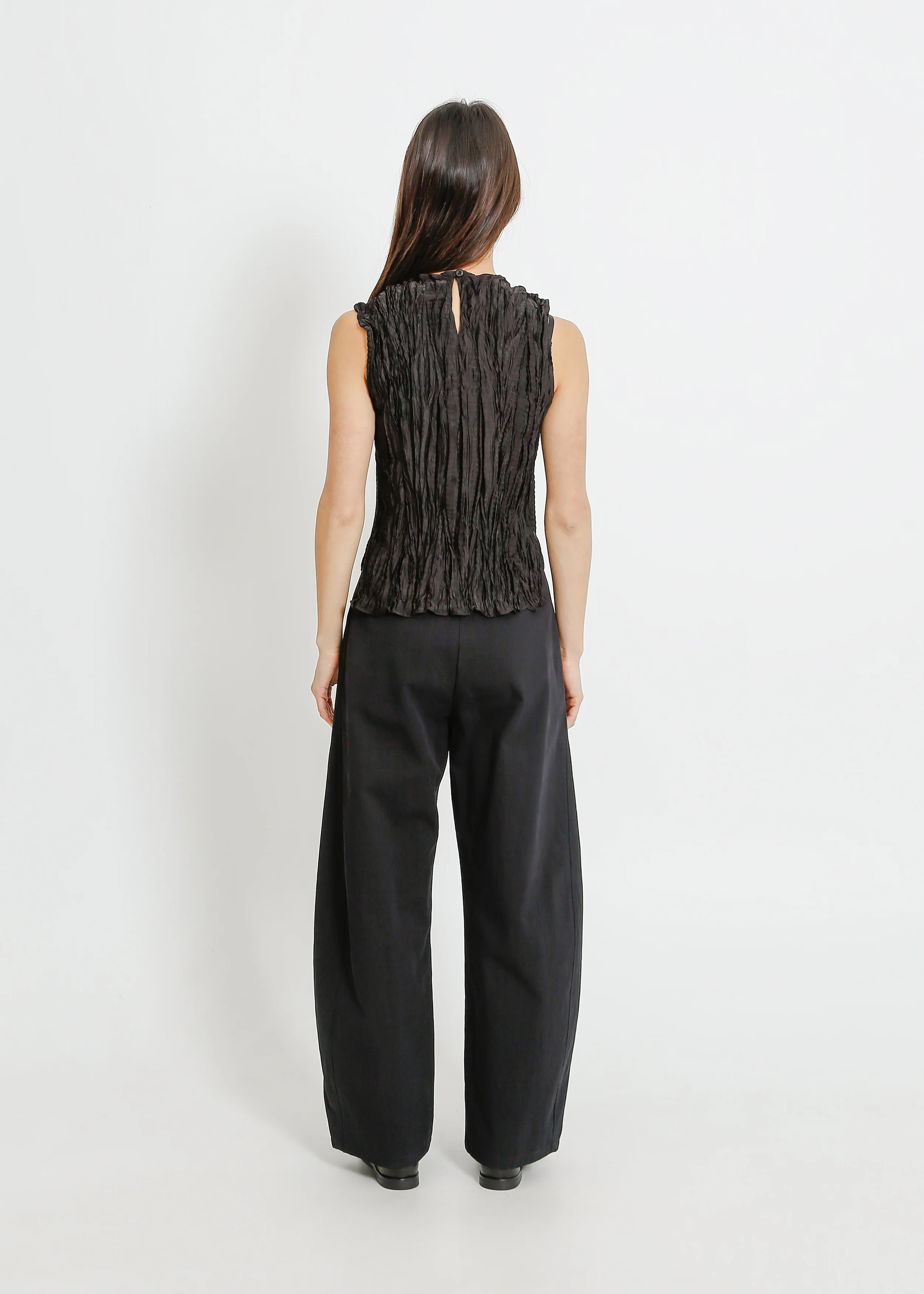 Clover Pleat Top / Black - Image 4