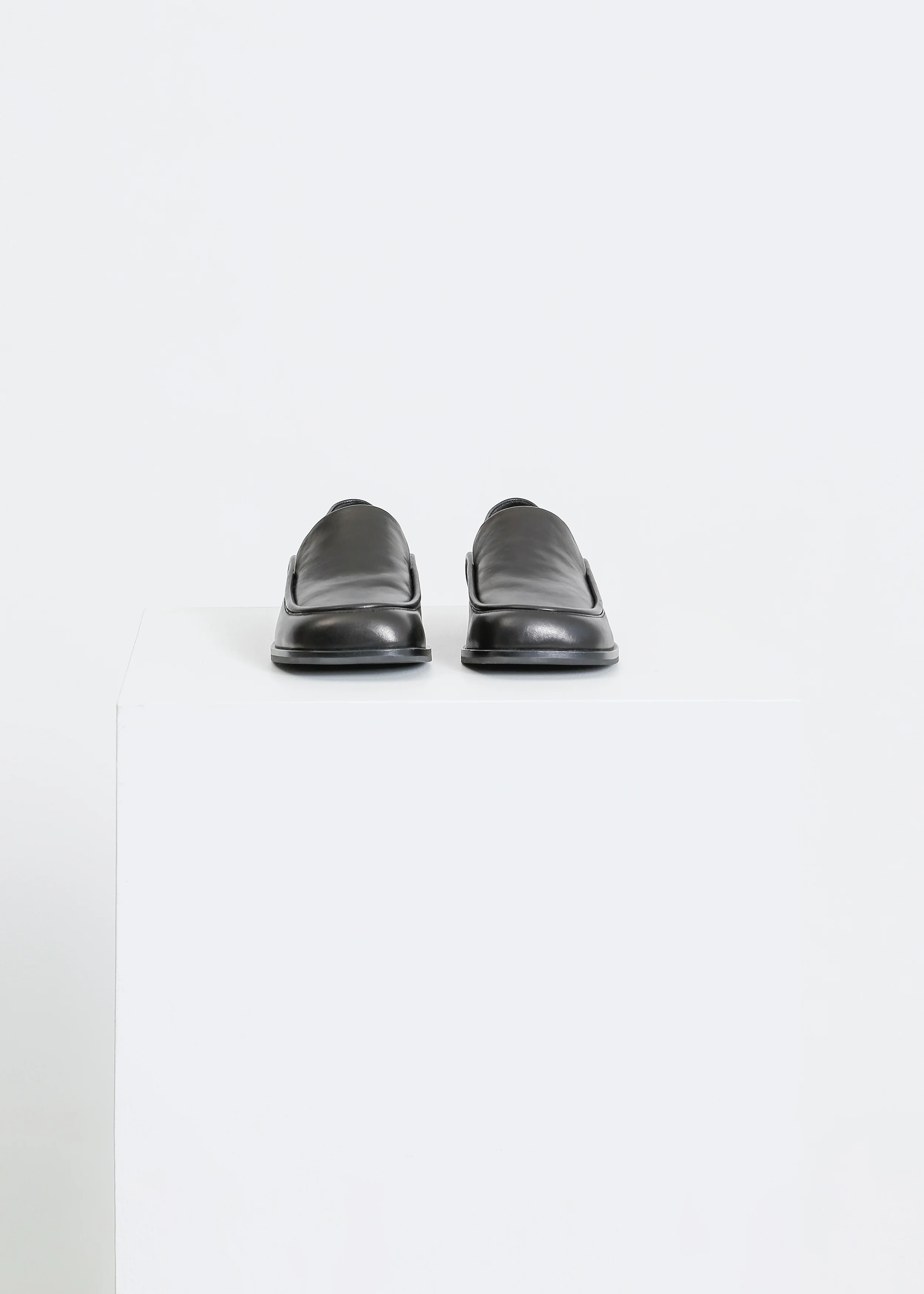 Daisie Loafer / Black - Image 3