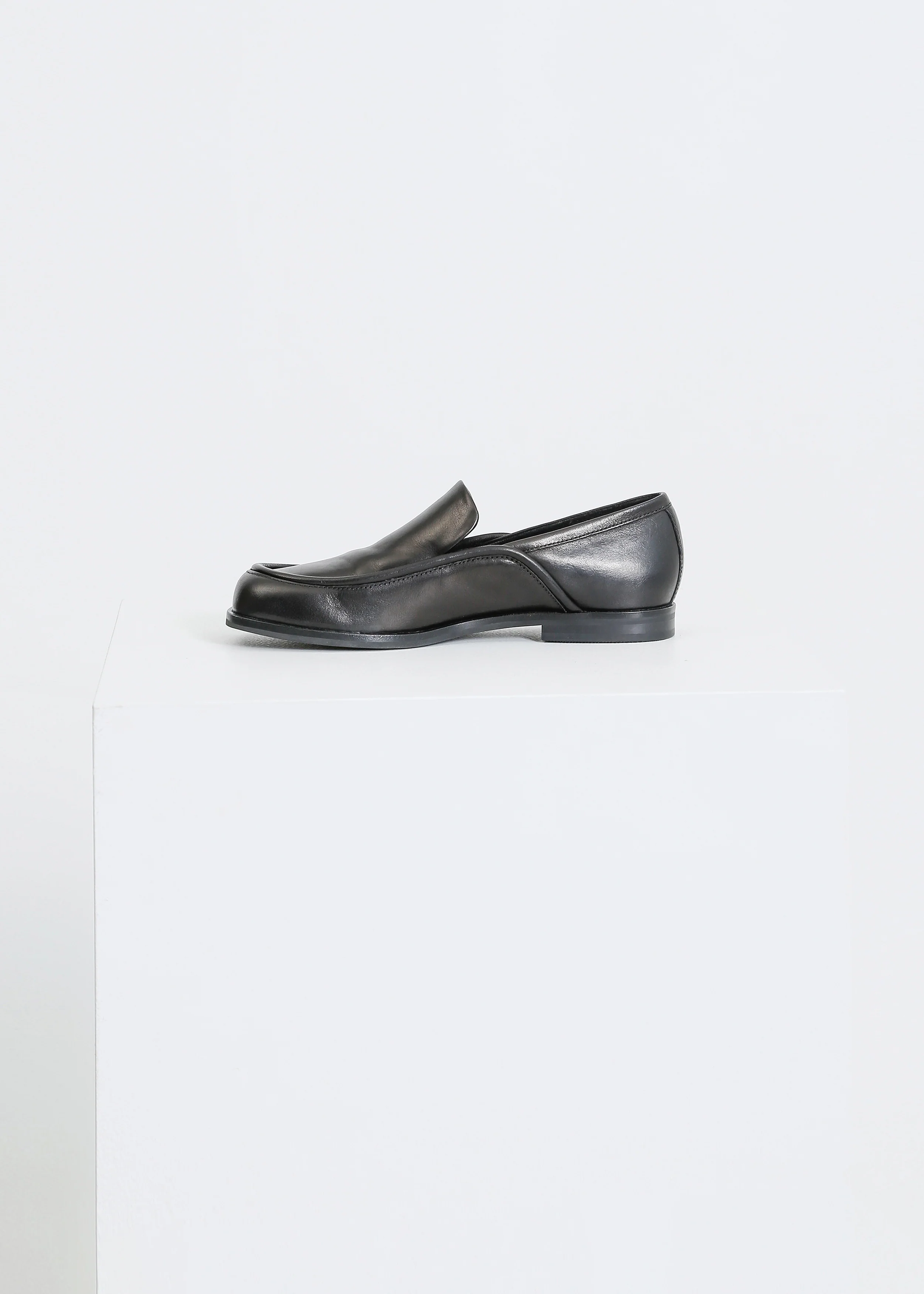 Daisie Loafer / Black - Image 5