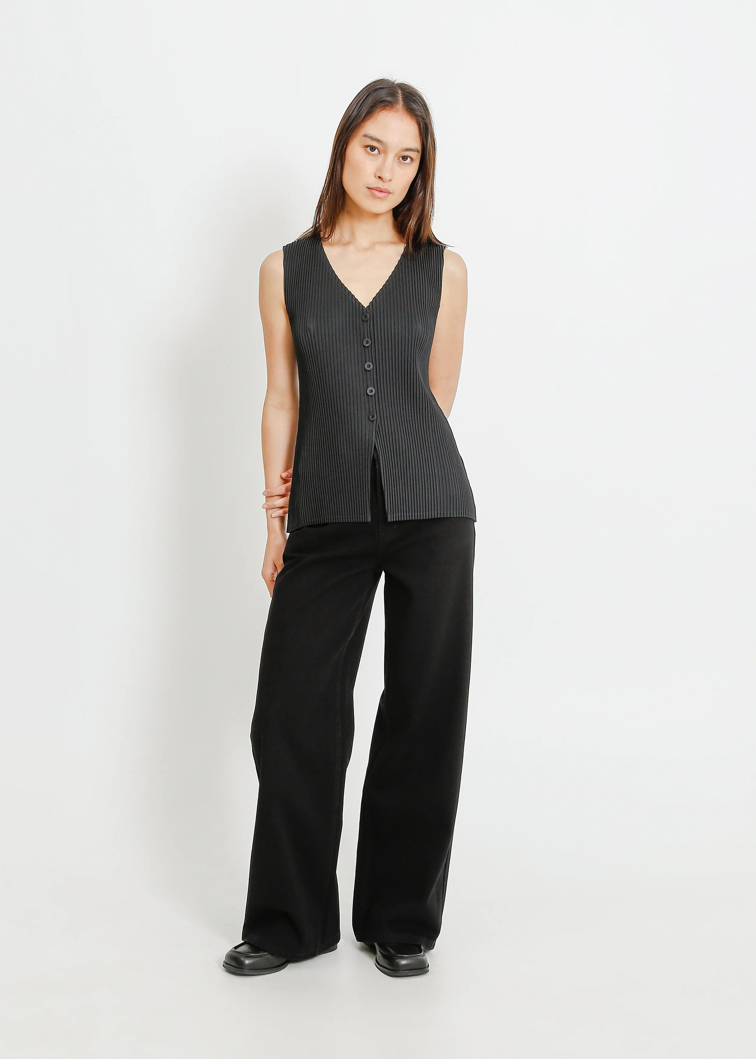 Leonie Pleat Vest / Black - Image 5