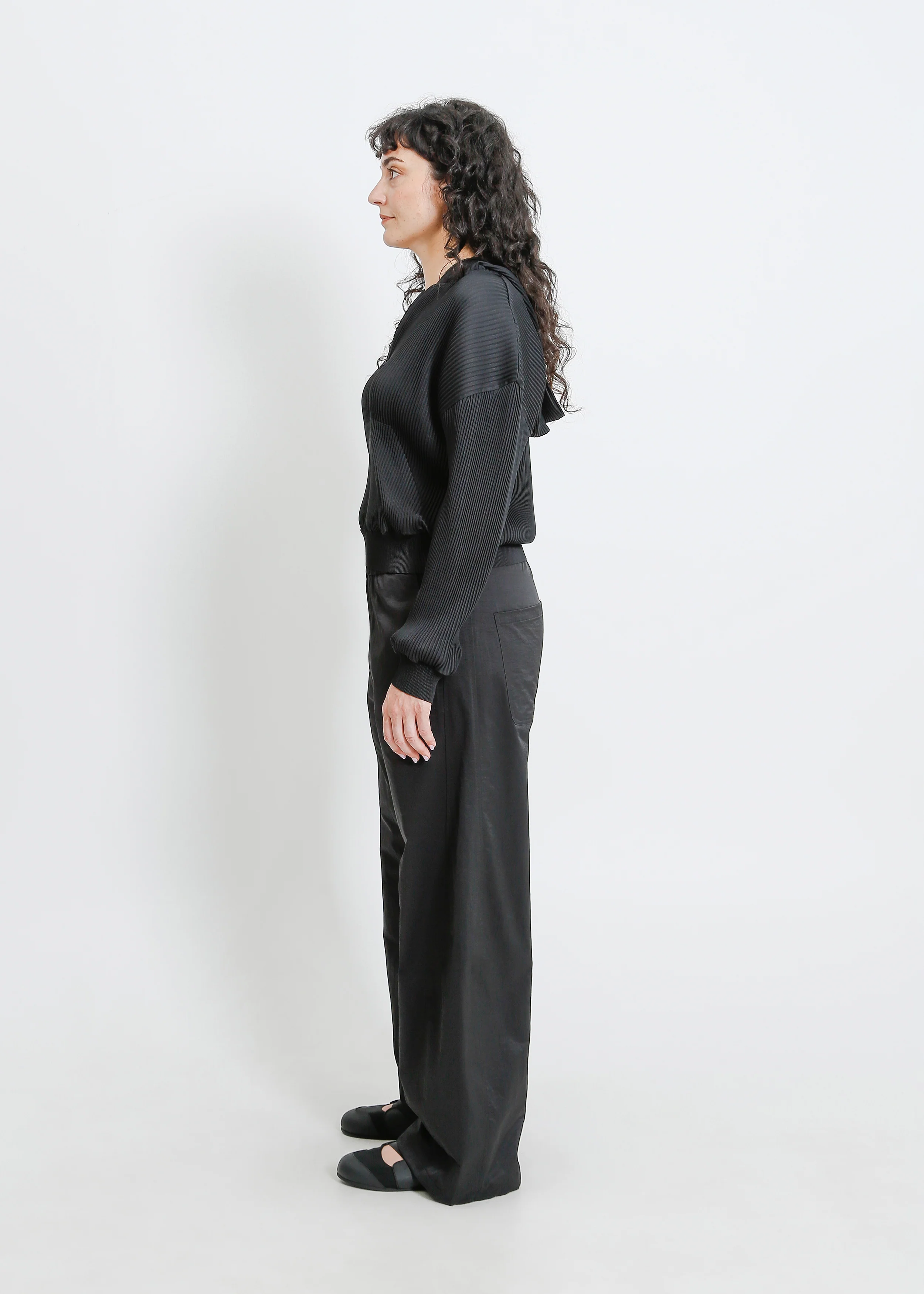 Taran Pleat Hoodie / Black - Image 8