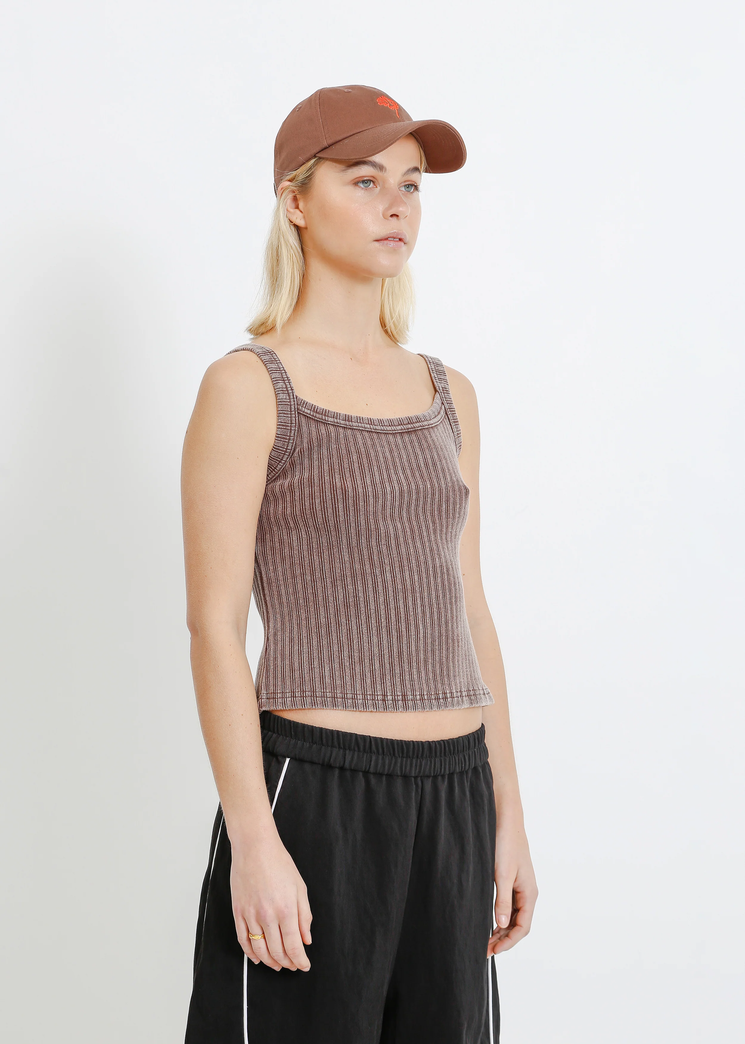 Yuki Cap / Chocolate-Poppy - Image 4